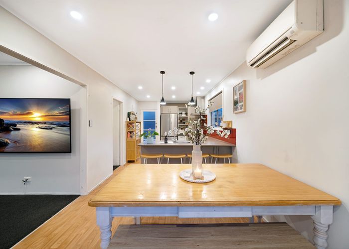  at 86 Rosewarne Crescent, Glendene, Waitakere City, Auckland