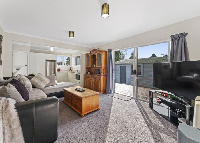  at 2/118 Gillies Avenue, Taupo
