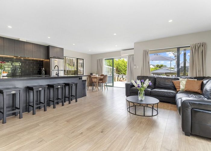  at 2/311 Rangatira Road, Beach Haven, North Shore City, Auckland