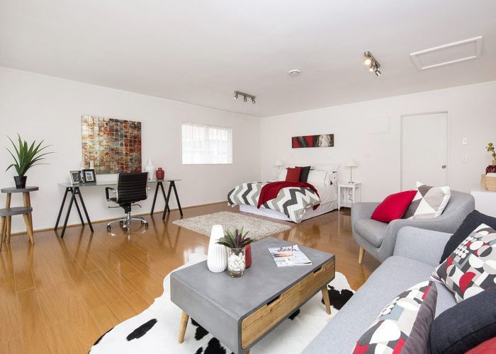  at 22 Lochend Place, Highland Park, Manukau City, Auckland