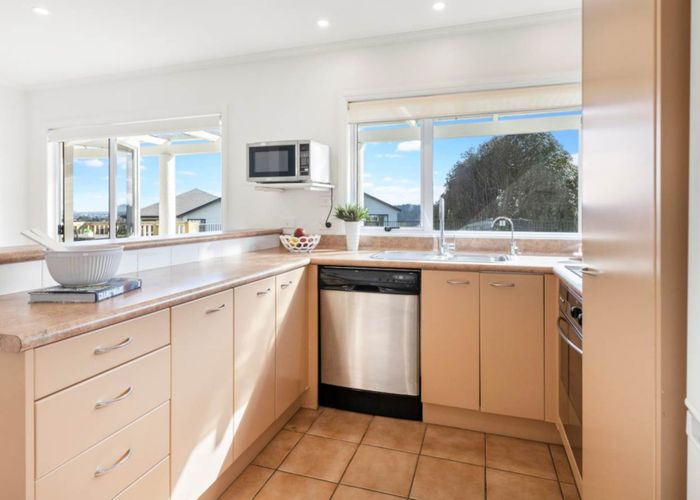  at 10 Mackay Drive, Greenhithe, Auckland