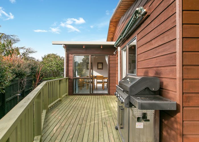  at 2/245 Sturges Road, Henderson, Auckland