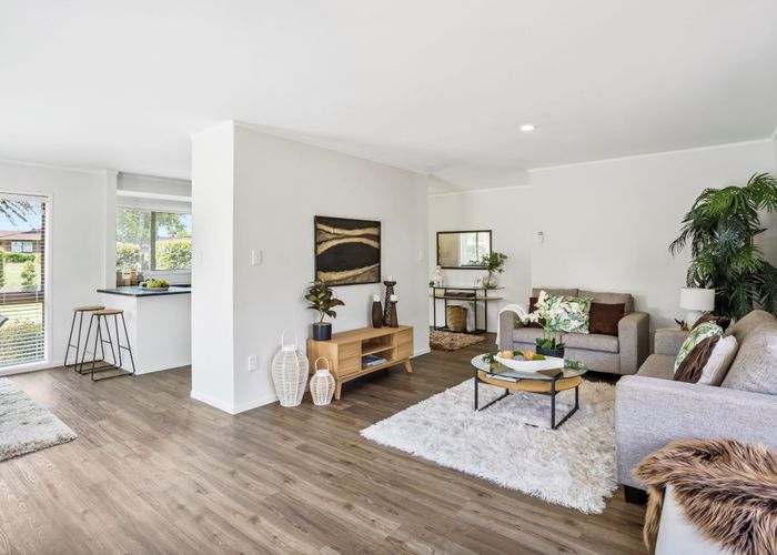  at 5 Brockton Avenue, Conifer Grove, Takanini