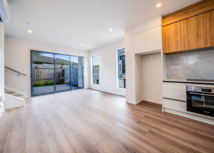  at 8/85 Cascades Road, Pakuranga Heights, Manukau City, Auckland