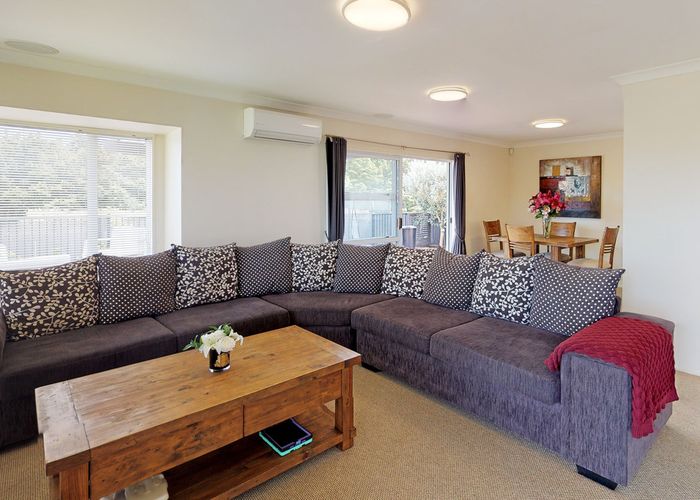  at 2/2 Calluna Crescent, Totara Heights, Auckland