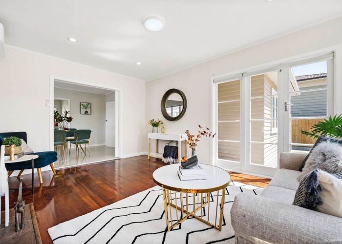  at 22 Rathgar Road, Henderson, Auckland