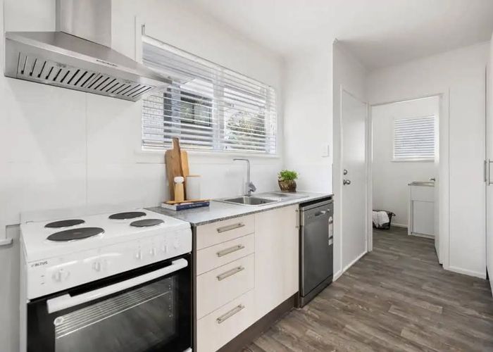 at 4 Mascot Avenue, Mangere, Manukau City, Auckland