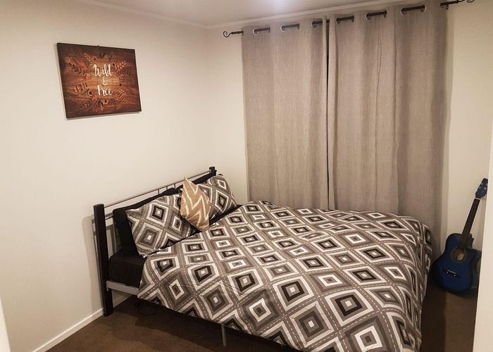  at 4/17 Waipa Street, Birkenhead, North Shore City, Auckland