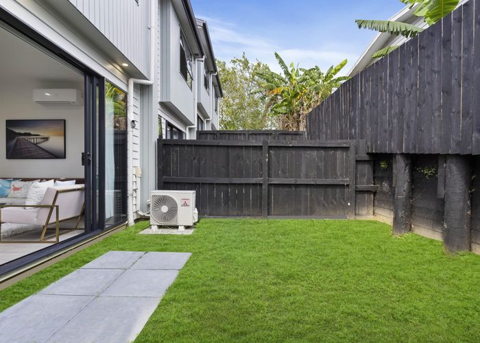  at 24C Lincoln Park Avenue, Massey, Auckland