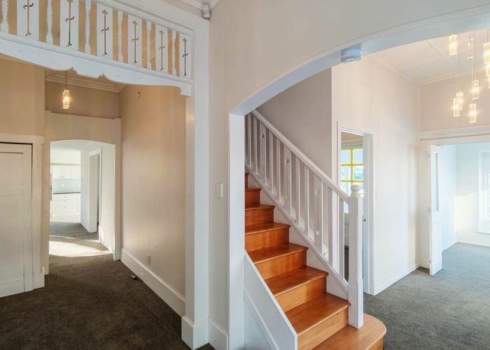  at 17 Waimana Avenue, Northcote Point, North Shore City, Auckland