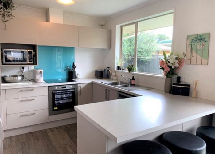  at 4/12 Centaurus Road, Cashmere, Christchurch