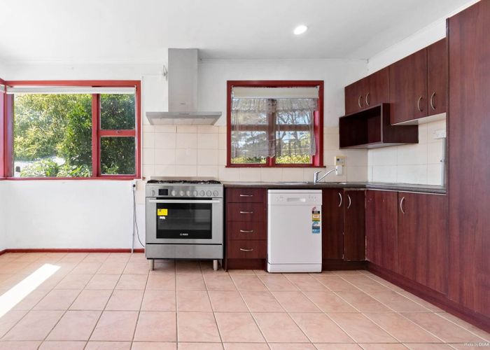  at 5 Beverly Place, New Lynn, Waitakere City, Auckland