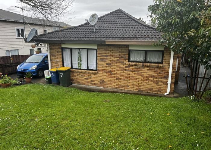  at 1/62 Titirangi Road, New Lynn, Auckland