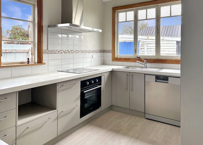  at 19 Oak Grove, Ashburton, Ashburton