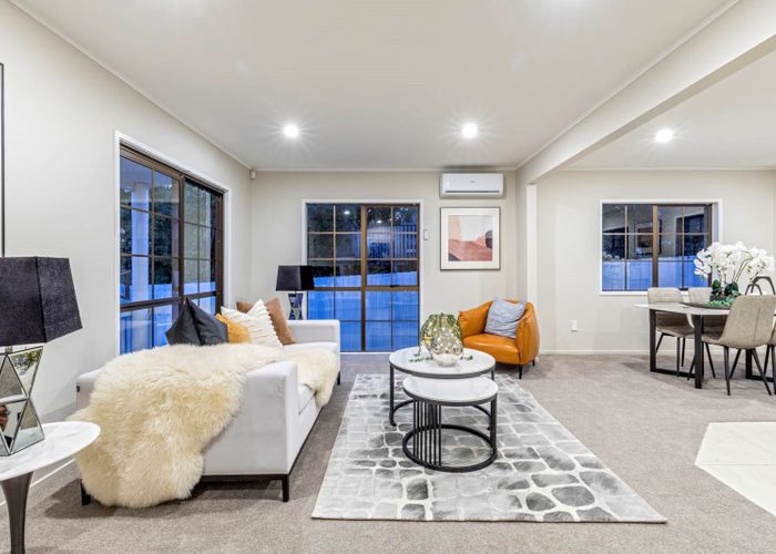  at 90 Oaktree Avenue, Browns Bay, Auckland