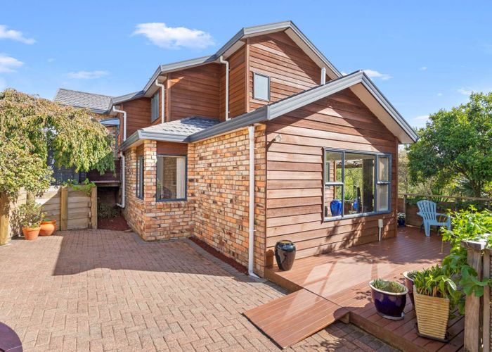  at 5 Azure Grove, Unsworth Heights, North Shore City, Auckland