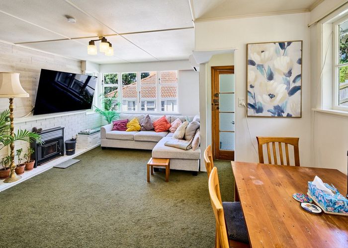  at 19 Franklyn Road, Tawa, Wellington, Wellington