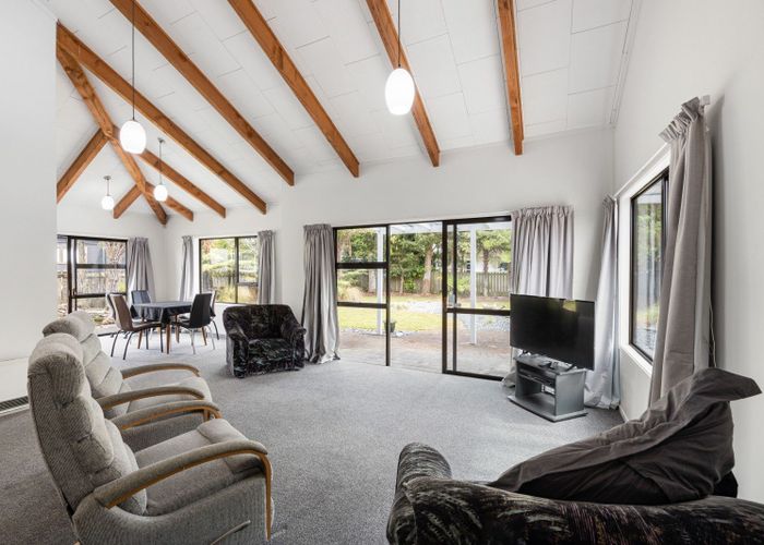  at 16 Woodland Drive, Flagstaff, Hamilton