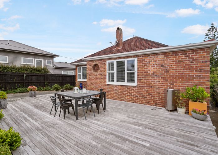 Free property data for 111 Meadowbank Road, Meadowbank, Auckland