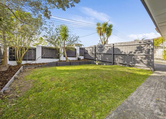  at 1/4 Richards Avenue, Forrest Hill, North Shore City, Auckland