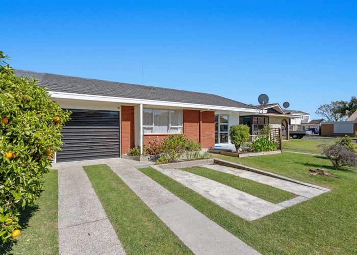  at 2/1 Noel Mills Place, Whakatane