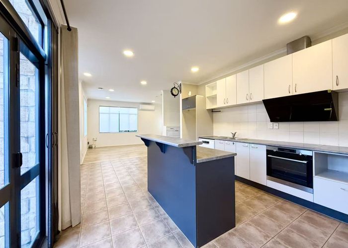  at 8 Derg Place, East Tamaki, Manukau City, Auckland
