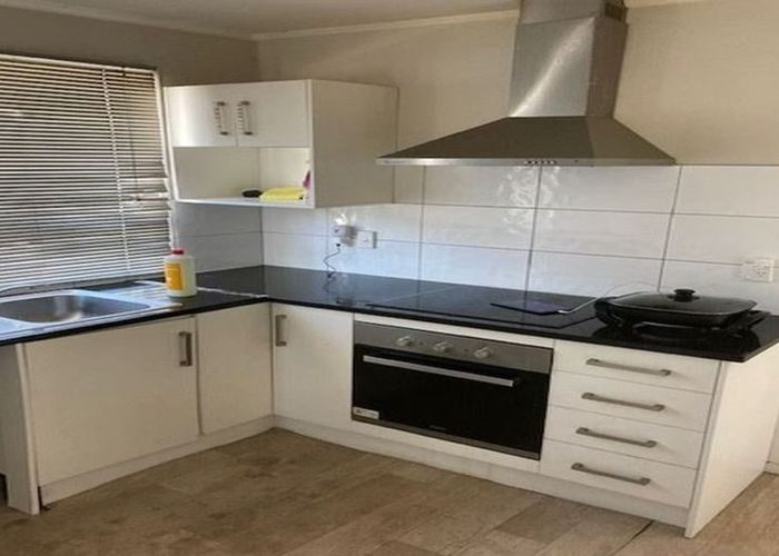  at 3 Hobman Place, Manurewa, Auckland