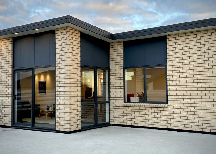  at 8 Chatham Rise, Seaward Bush, Invercargill