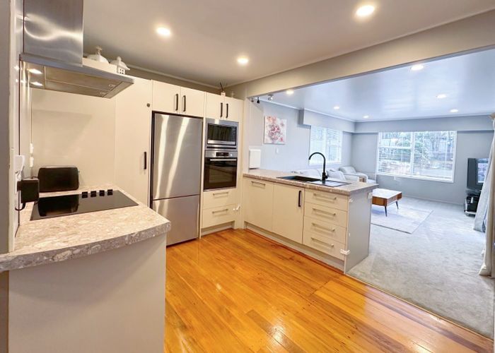  at 32 Felgrove Street, Glendene, Waitakere City, Auckland