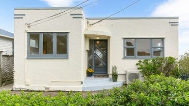  at 90 Farnham Street, Mornington, Wellington