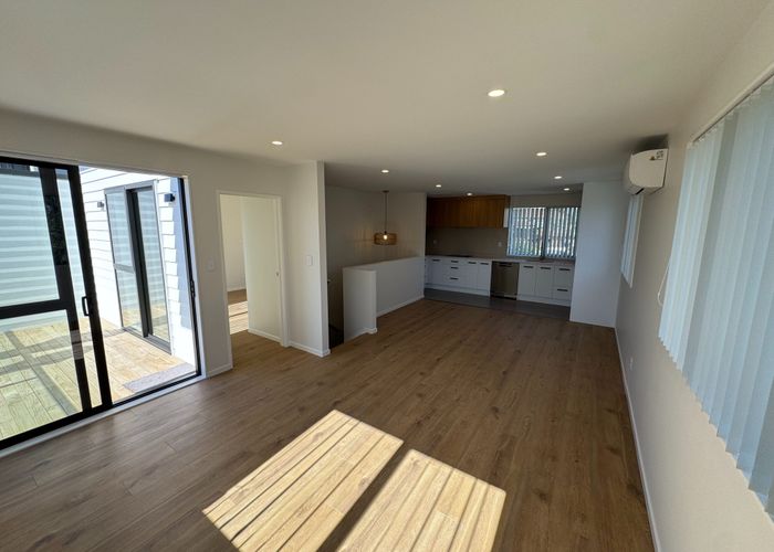  at 6C Millbrook Road, Henderson, Waitakere City, Auckland