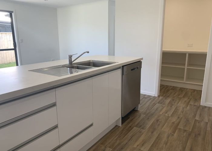  at 84 Puhirake Crescent, Pyes Pa, Tauranga
