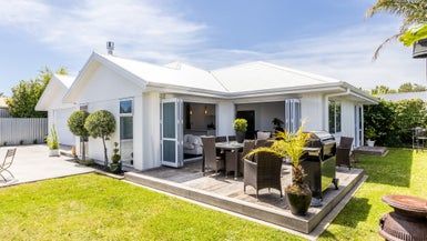  at 1417A Woodstock Avenue, Mayfair, Hastings