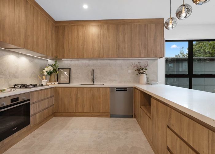  at 10 Pumau Place, Flat Bush, Manukau City, Auckland