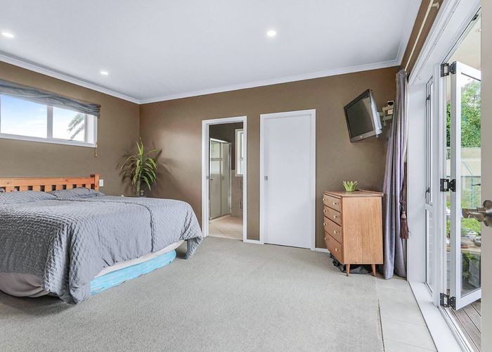 at 12 Johnsview Terrace, Hillcrest, Hamilton