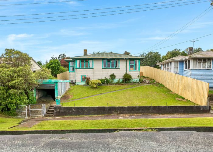  at 15 Northumberland Street, Cannons Creek, Porirua, Wellington