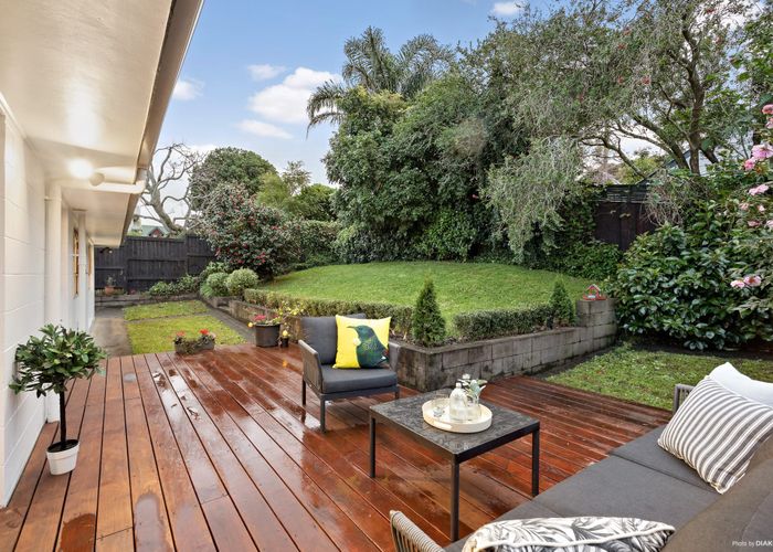  at 3/8 Woodbine Avenue, Greenlane, Auckland