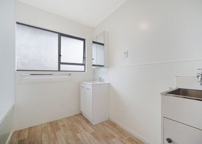  at 2/32 Tranmere Road, Sandringham, Auckland City, Auckland