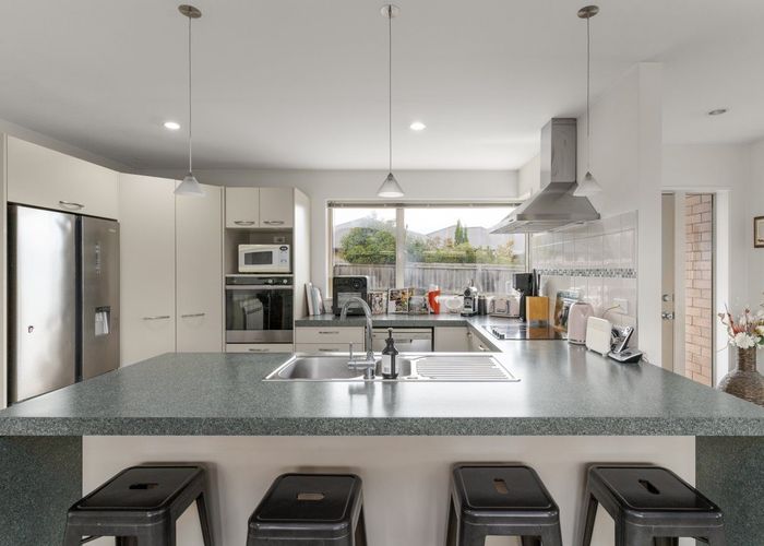  at 27 Carradale Avenue, Broomfield, Christchurch
