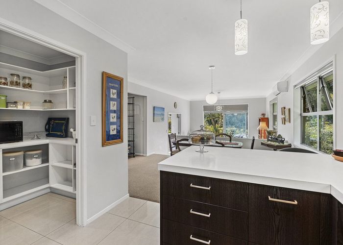 at 525E Mangorei Road, Highlands Park, New Plymouth