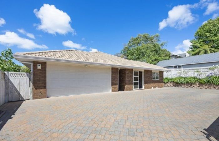  at 6A Admiral Beatty Avenue, Mount Roskill, Auckland