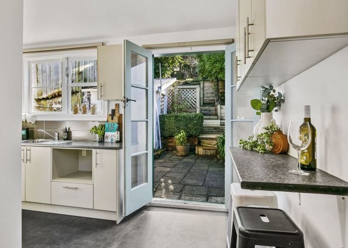  at 220 Ohiro Road, Brooklyn, Wellington