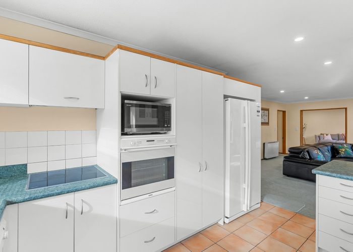  at 4 Amesbury Mews, Avonhead, Christchurch