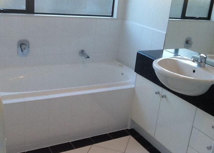  at 17 Newinn Crescent, East Tamaki Heights, Auckland