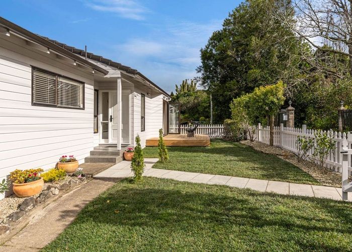  at 3/203 Lake Road, Belmont, Auckland