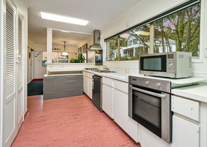  at 1144 Scenic Drive North, Swanson, Waitakere City, Auckland