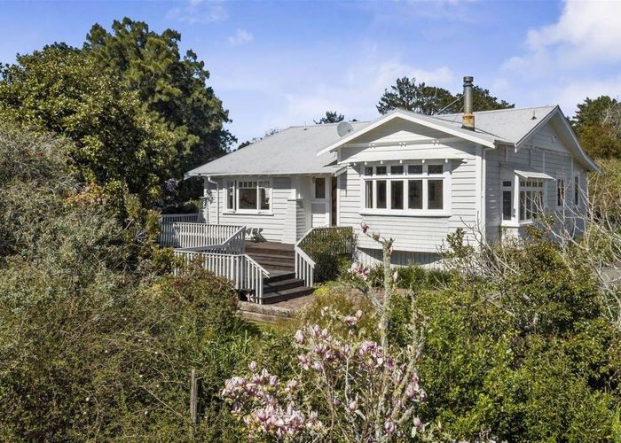  at 1325 East Coast Road, Albany