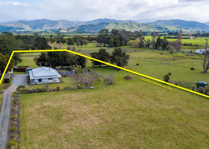  at 121 Chester Road, Clareville, Carterton