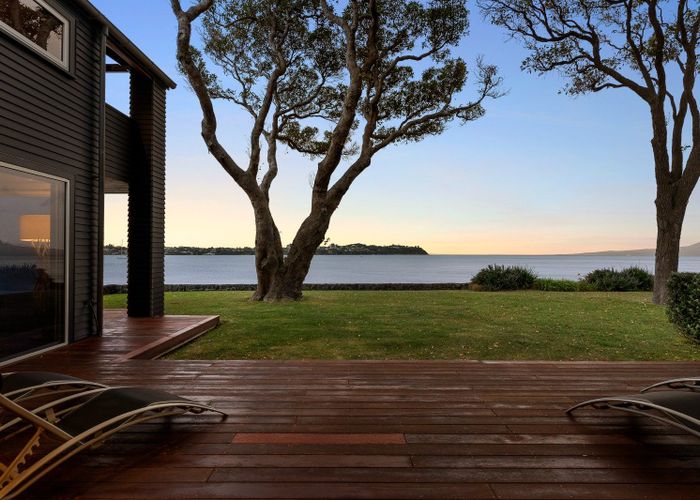  at 8 Musick Point Road, Bucklands Beach, Manukau City, Auckland