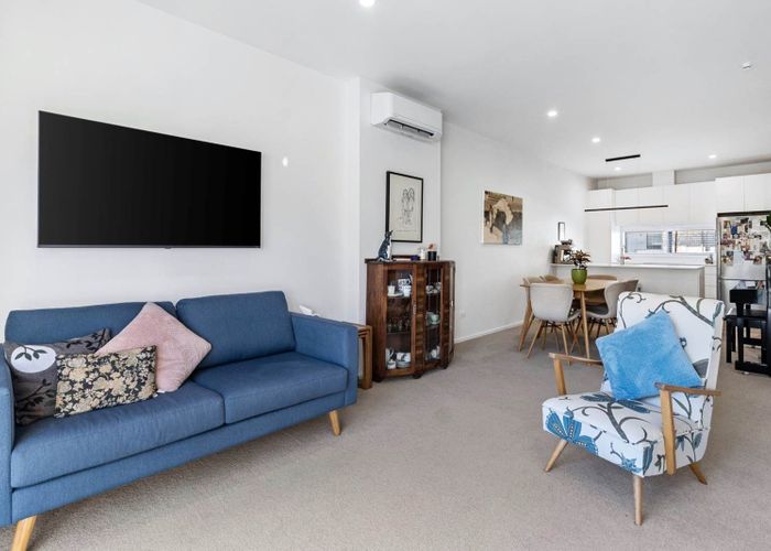  at 102 Mangahoe Road, Mount Wellington, Auckland